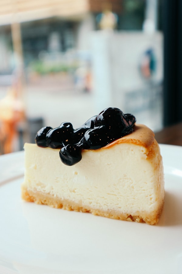 ブルーベリーソースのチーズケーキ